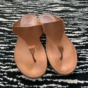 Fit Flop Women's Leather toe post sandals